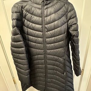 L.L. Bean Women's Women's Ultralight 850 Down Hooded Coat Black